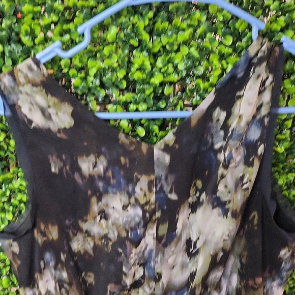 Black and White Sleeveless Sundress with V-Neck for CocktailVera Wang - Picture 10 of 15